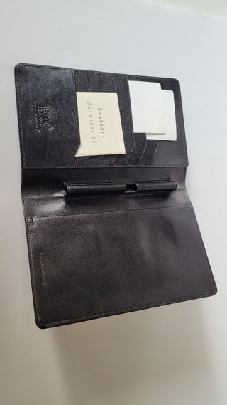 Funda Montblanc negra para pasaporte