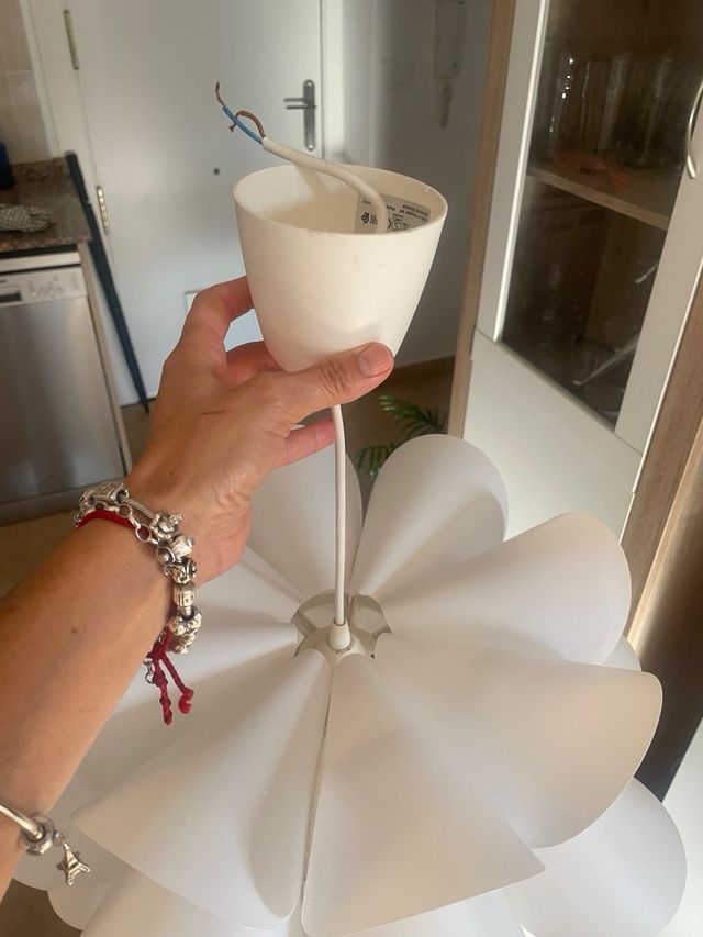 Lámpara colgante blanca de plástico
