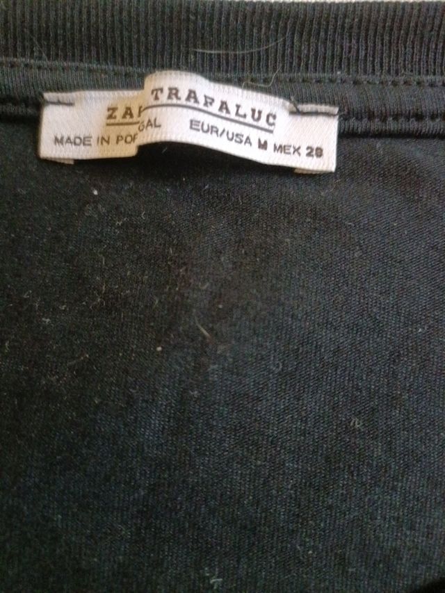 CAMISETA   negra con  dibujo de  ESTRASS