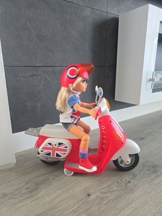 Muñeca Nancy + Moto Scooter Londres