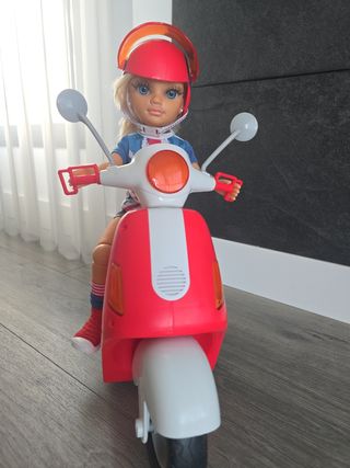 Muñeca Nancy + Moto Scooter Londres