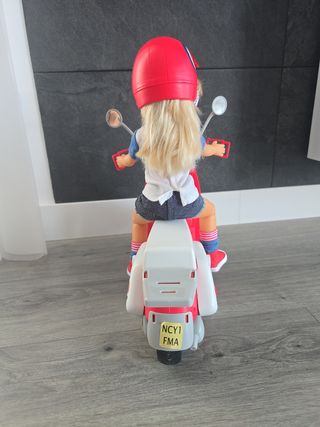 Muñeca Nancy + Moto Scooter Londres