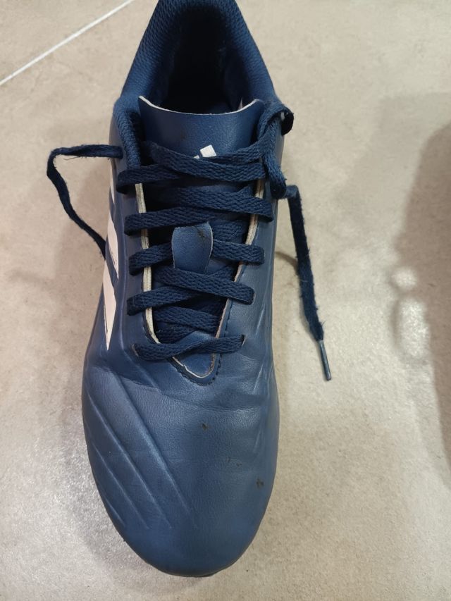 Botas fútbol Adidas niño talla 36 y 4 y medio USA