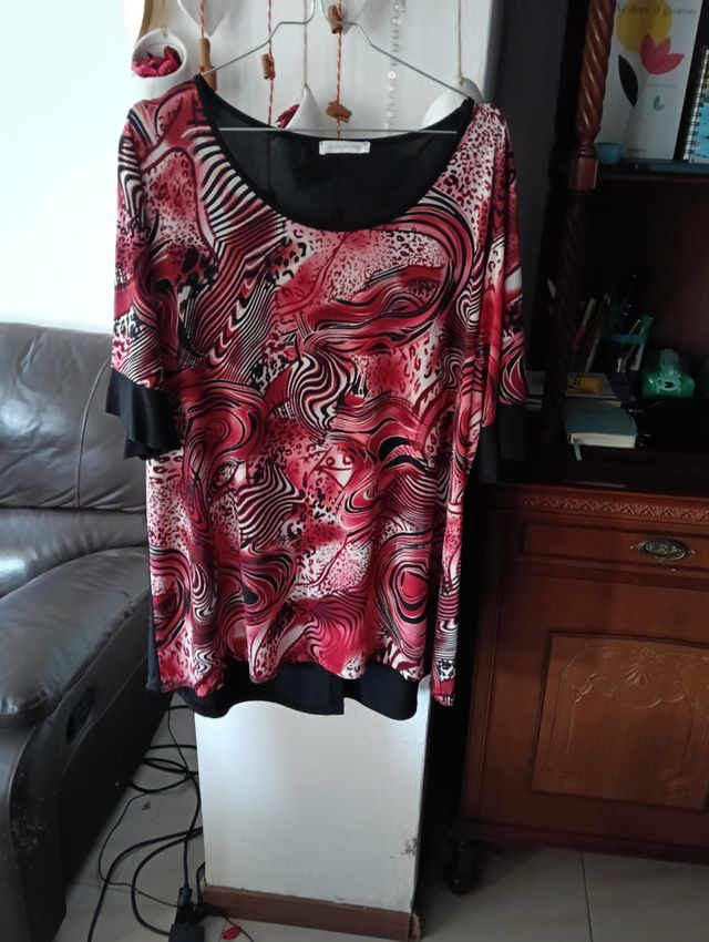 Maglia estiva rossa e nera