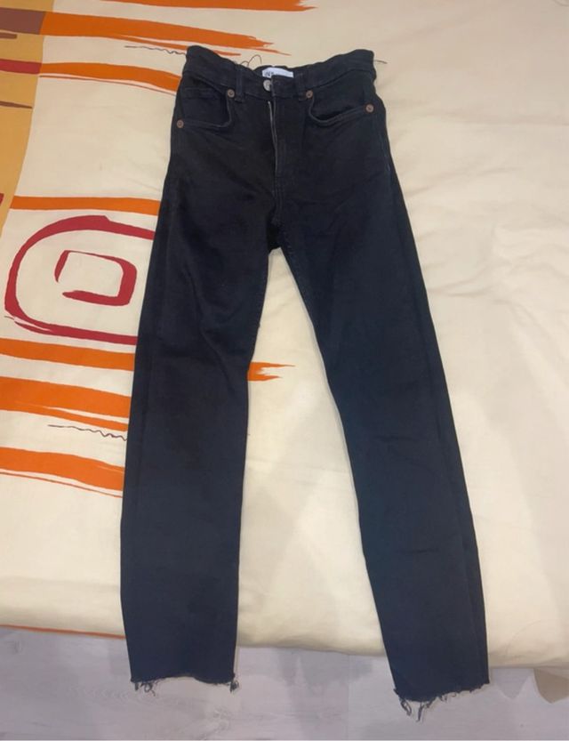 Jeans Zara negros tiro alto XS