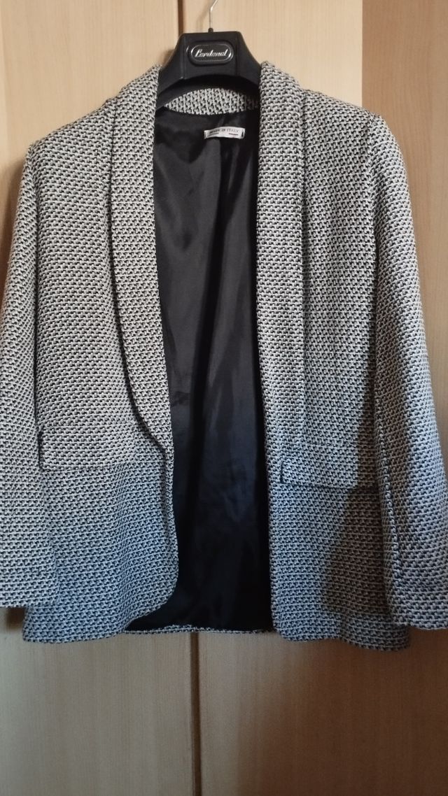 Blazer blanco y negro, talla M