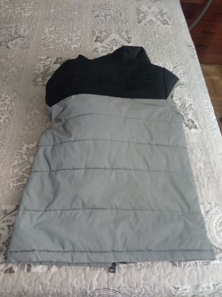 Cazadora acolchada gris plata negra 9-10 años