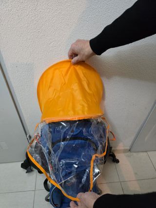 Mochila portabebés azul