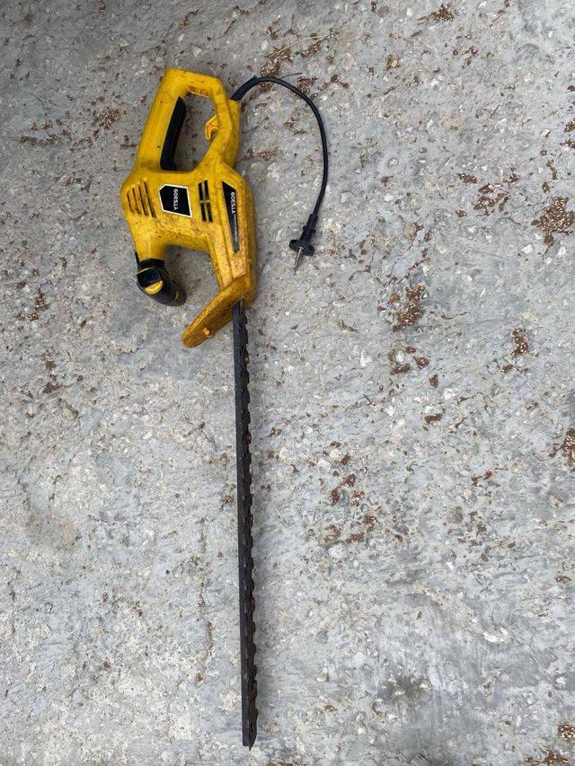 Cortasetos Einhell - herramienta jardín