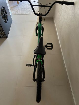 Bicicleta BMX verde