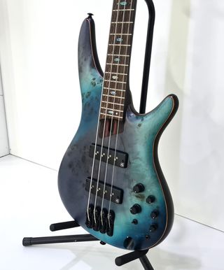 Bajo Eléctrico IBANEZ SR-1600B Ecualizador Activo 