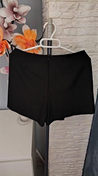 Pantalón corto Zara negro, talla S