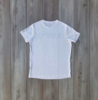 Camiseta ASICS blanca Y2K