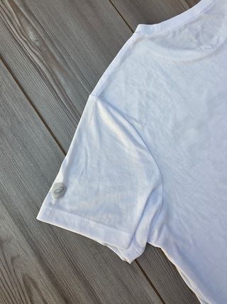 Camiseta ASICS blanca Y2K
