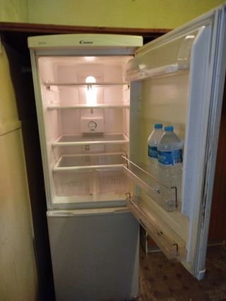 NEVERA COMBI  NO FROST.
MARCA. CANDY.