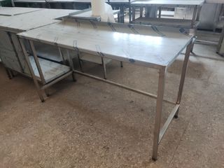 MESA INDUSTRIAL DE 154 CM