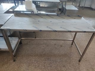 MESA INDUSTRIAL DE 154 CM