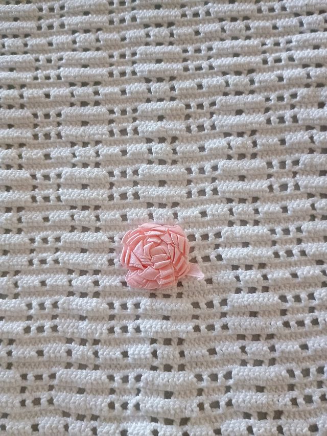 Colcha bebé ganchillo rosa