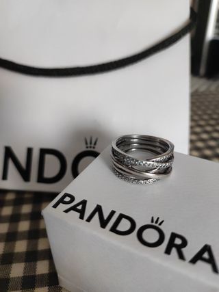 Anillo original Pandora  entrelazado en plata 