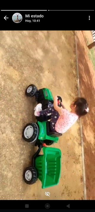 Tractor pedal con remolque