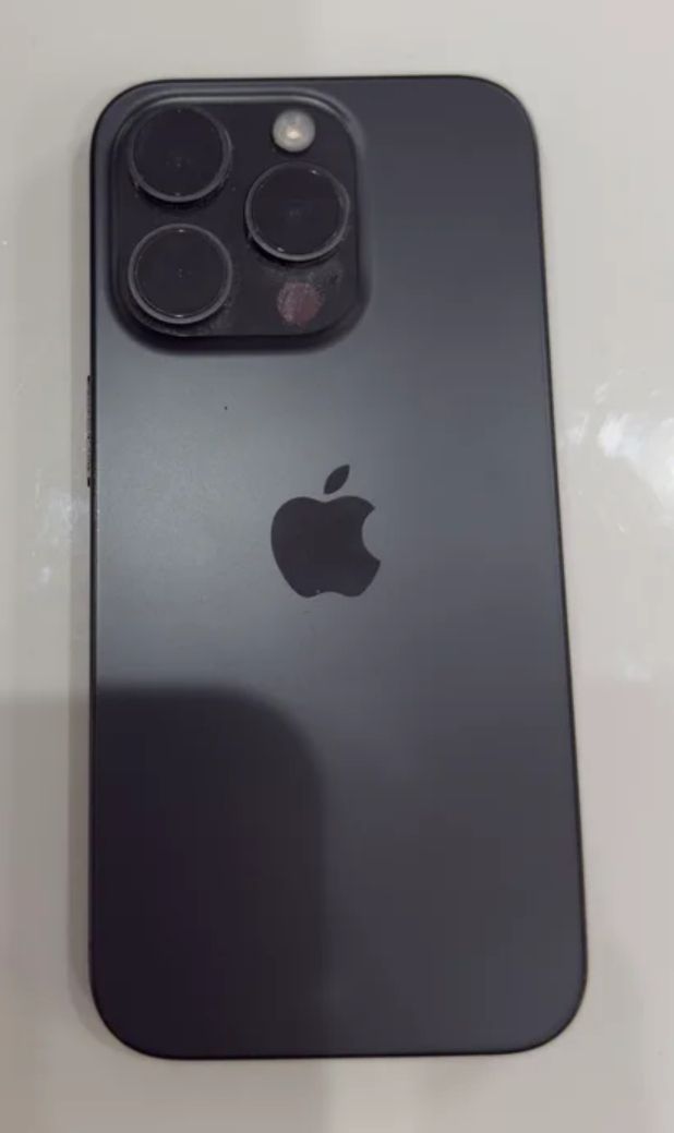iPhone 15 Pro 128GB - Negro como nuevo batería 88%