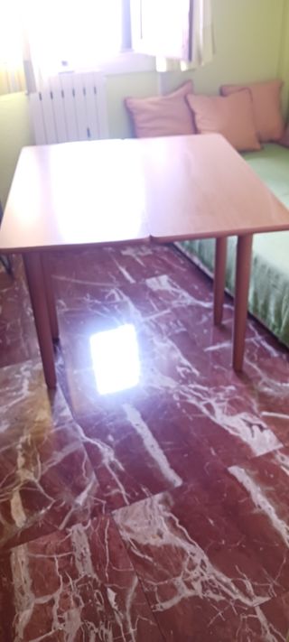 Mesa auxiliar madera