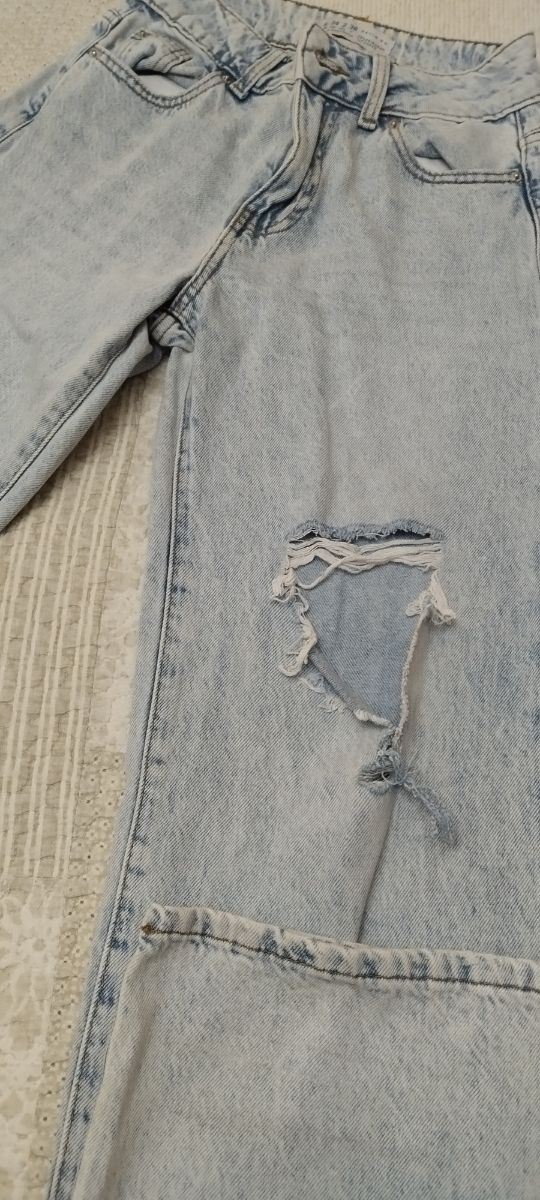 Jeans rotos tiro alto