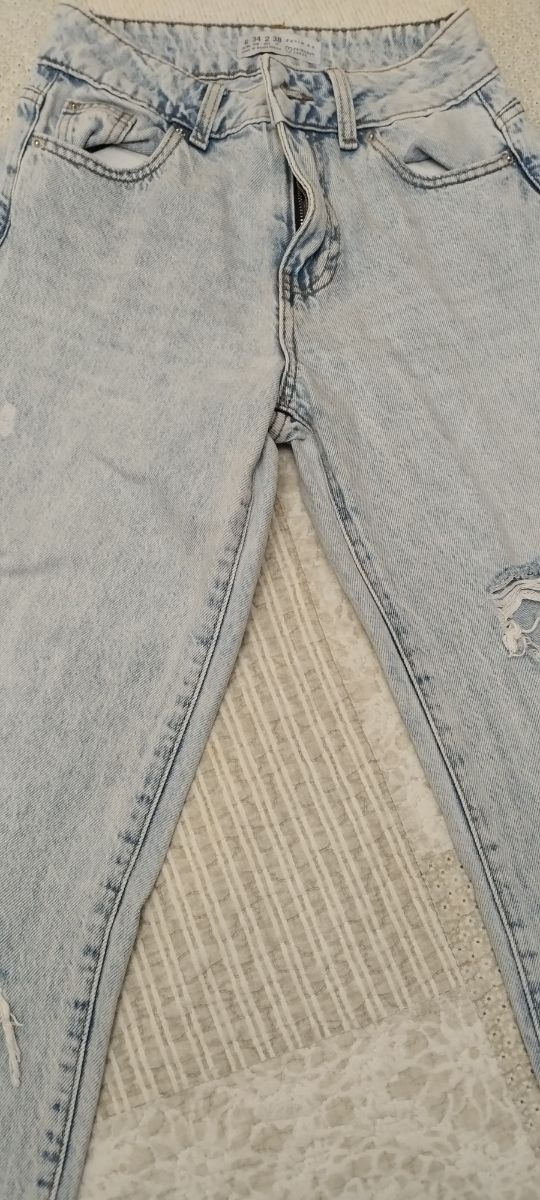 Jeans rotos tiro alto