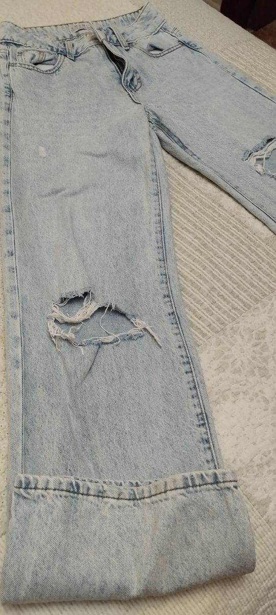 Jeans rotos tiro alto