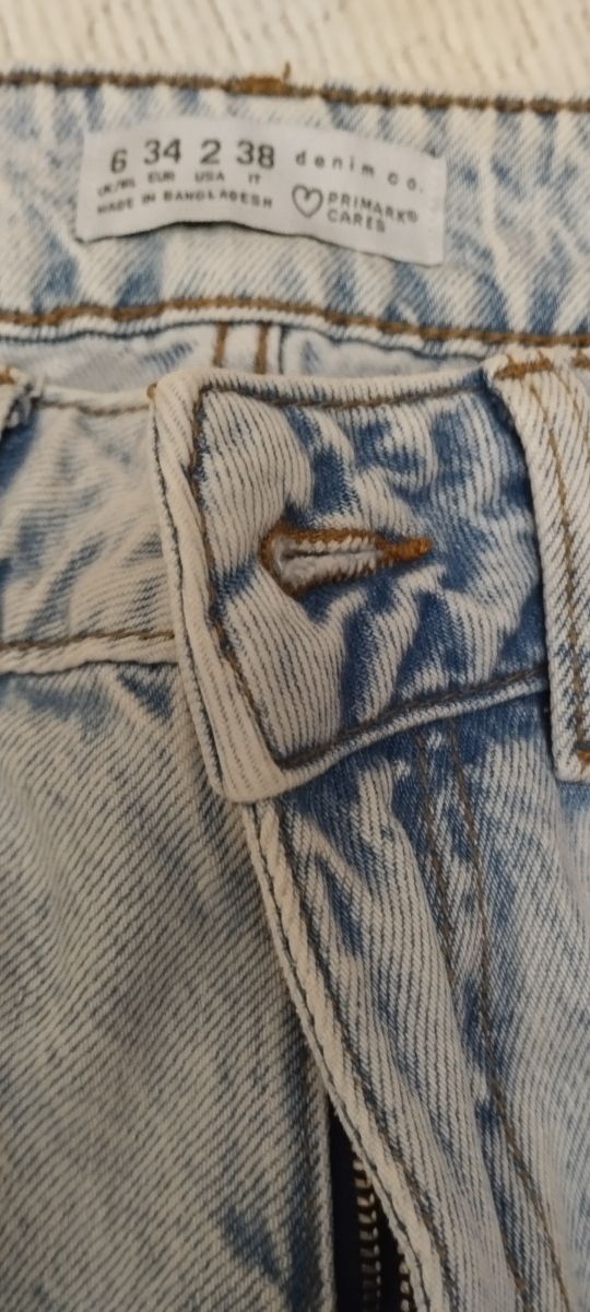 Jeans rotos tiro alto