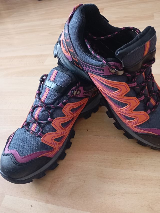 Zapatos montaña gris-rosa