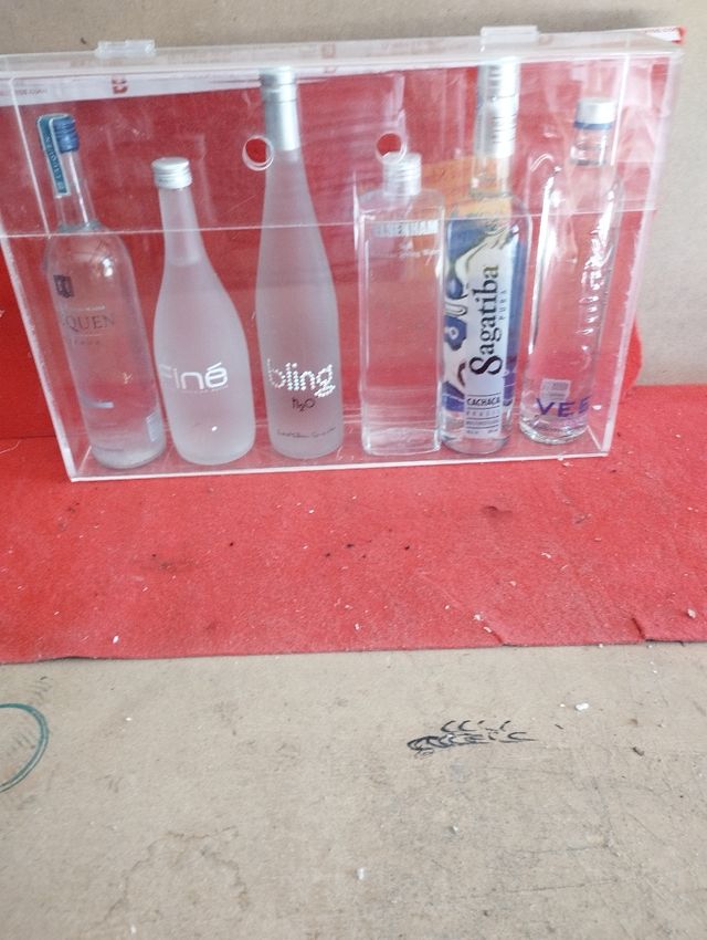 Espositore - Aguas Finé, Bling, Sagatiba