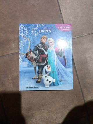 Frozen. Libroaventuras: Incluye un cuento, figuras
