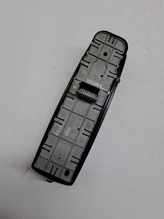 MANDO ELEVALUNAS DELANTERO IZQUIERDO RENAULT MEGANE III BERL (4)