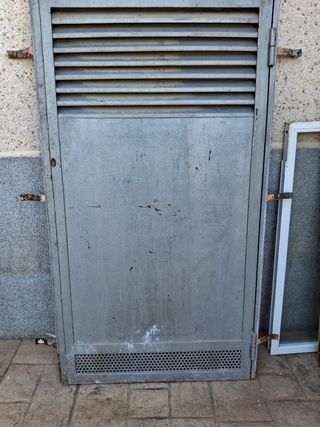 Puerta exterior hierro - Como nueva