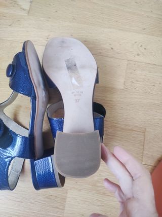 Sandalias nuevas marino. Tacón cuadrado 