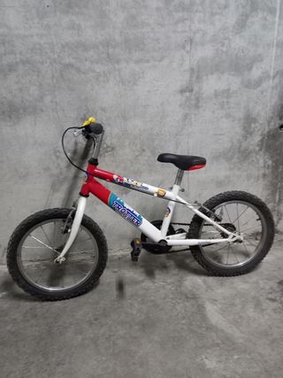 Bicicleta infantil negra