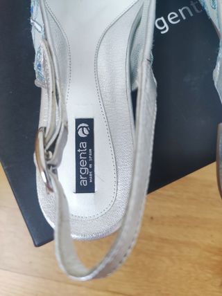 Sandalia cerrada y destalonado. Mules. Nuevo