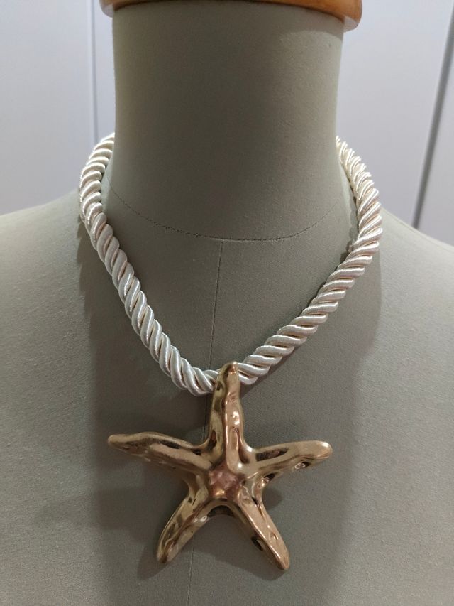 Collar Estrella dorada y blanco