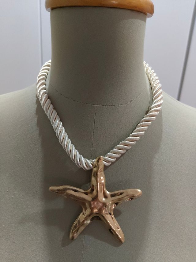 Collar Estrella dorada y blanco
