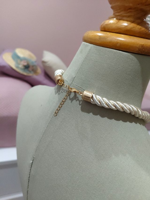 Collar Estrella dorada y blanco