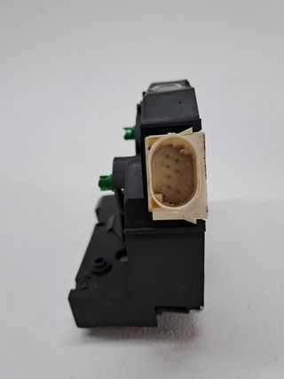 CERRADURA PUERTA TRASERA DERECHA LAND ROVER FREELANDER (LN)