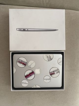 MacBook Air 13" Plata. funciona perfectamente.
