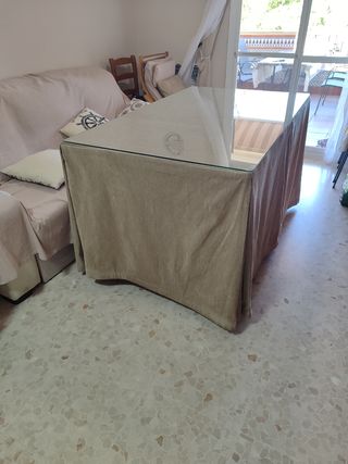 Mesa salón extensible  madera maciza. DESMONTABLE