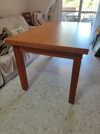 Mesa salón extensible  madera maciza. DESMONTABLE