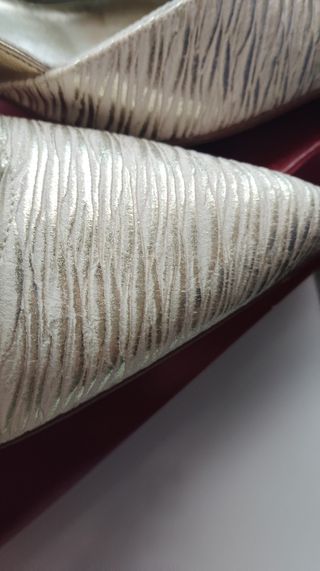 Tacones Melani dorados - Elegantes