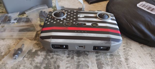 DJI Mini 2 - Drone con diseño Thin Red Line