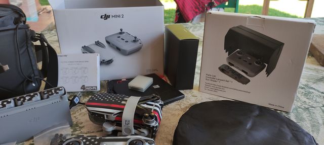 DJI Mini 2 - Drone con diseño Thin Red Line