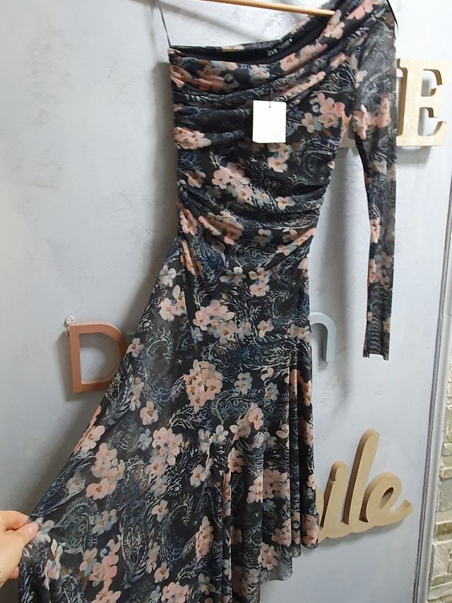 Vestido midi Zara asimétrico