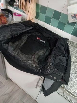 Chaqueta moto no es cuero